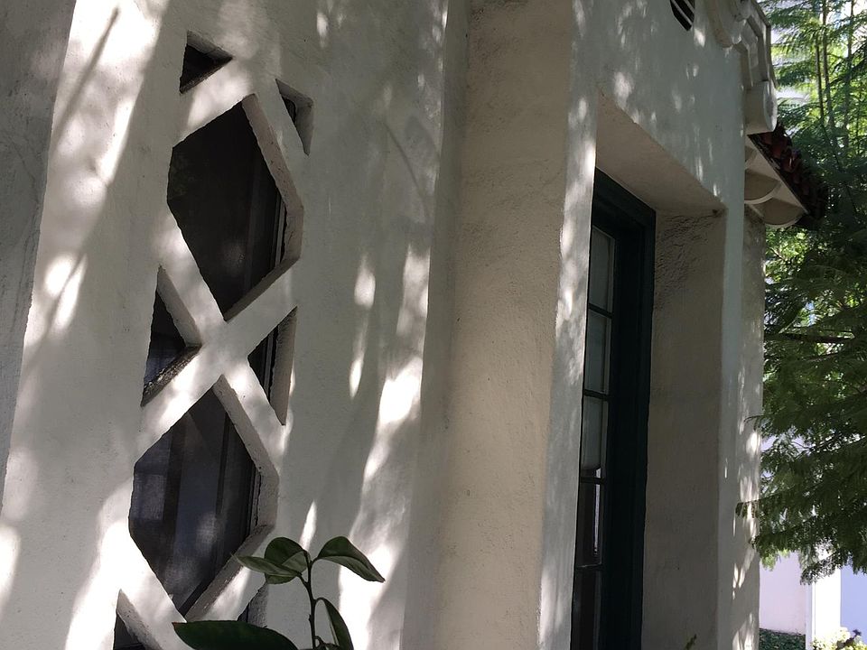 1st image of 7921 Waring Ave