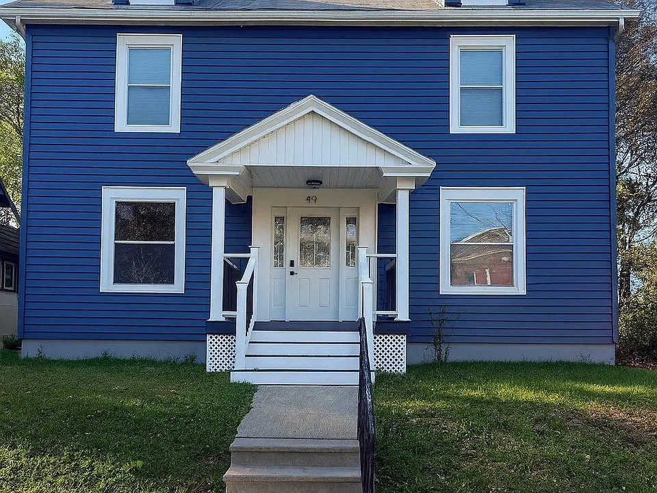 49 Orton Ave #8