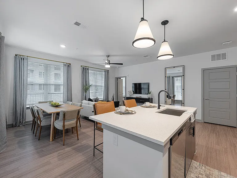 Populus Waterside Apartments — Photo 25