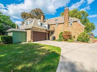 10201 Cliff Dr, Cleveland, OH 44102