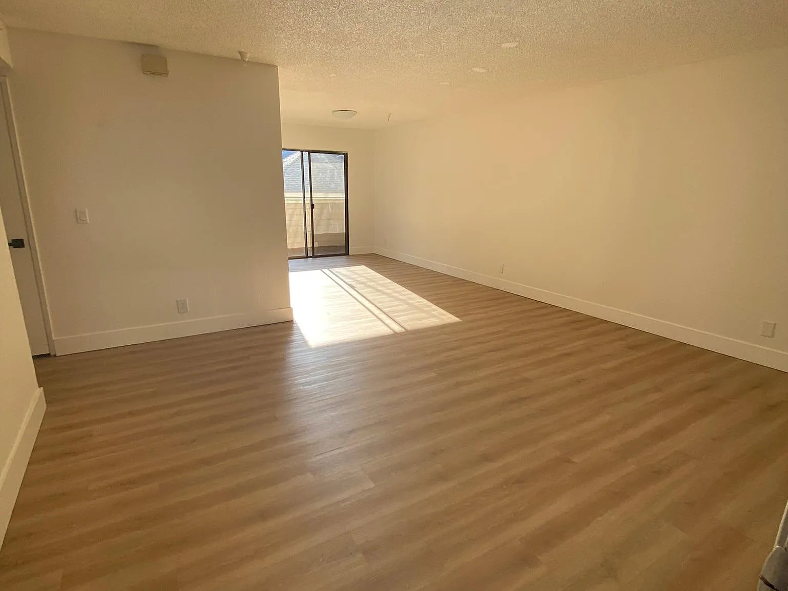 313 E Pine St — Photo 3
