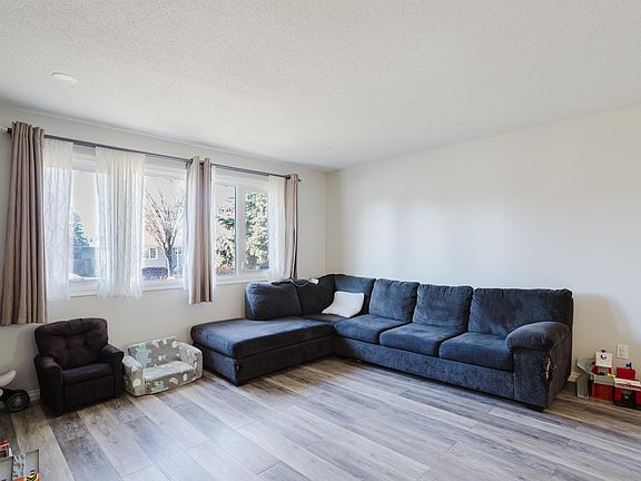 4th image of 67 Starling Dr