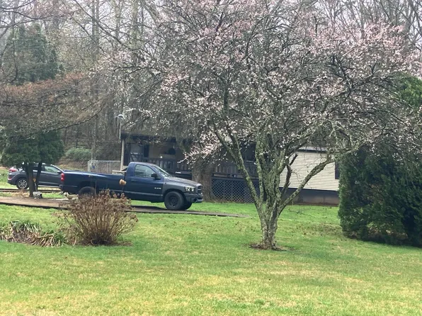 1395 Midway Rd, Midway, TN 37809