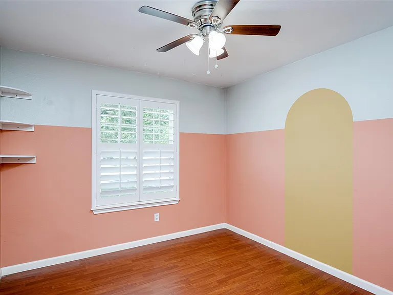18325 Maxa Dr — Photo 21