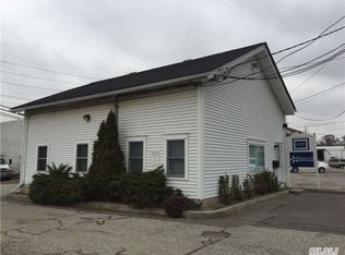 67 John St, Babylon, NY 11702