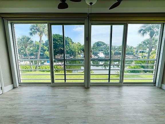 5th image of 342 Southwind Drive #211