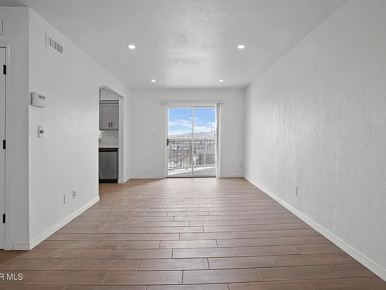 604 Upson Dr — Photo 6