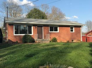 1413 Stoneybrook Dr, Johnson City, TN 37601