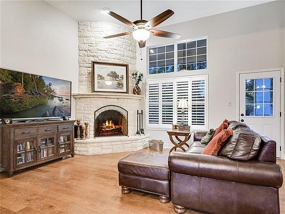 4th image of 507 Mountain Crest Dr