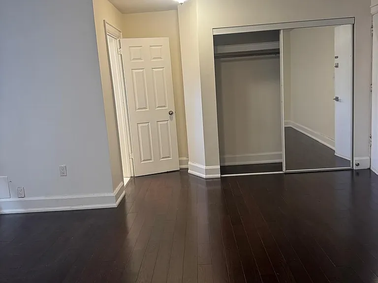 849 Broadview Ave E #11B — Photo 6