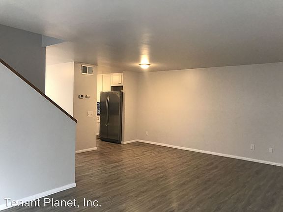4th image of 1440 E 7th St APT B