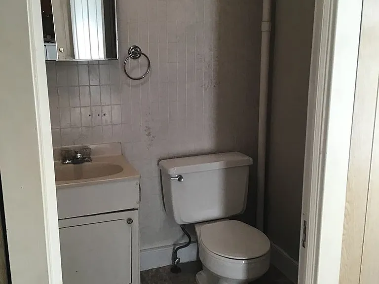 118 E King St #A & B — Photo 5