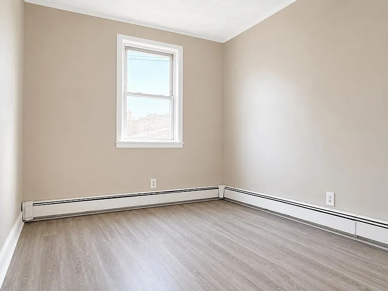 460 Mercer St #3L — Photo 6
