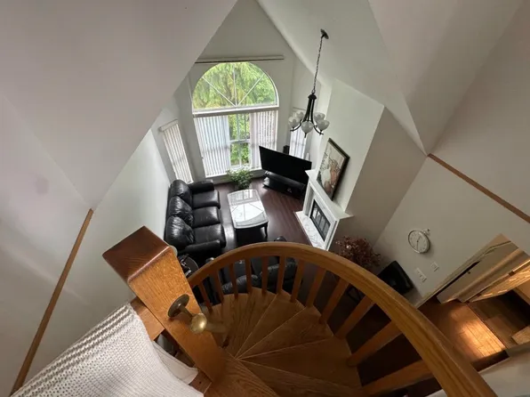 7151 121st St #308, Surrey, BC V3W 0E7