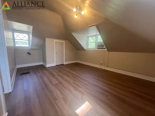 Leavenworth St 909, 909 Leavenworth St APT B, Manhattan, KS 66502