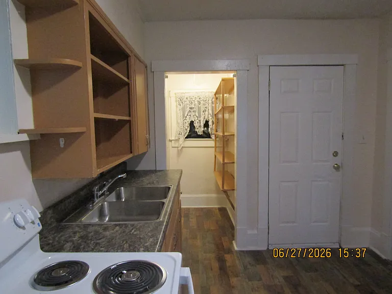 125 Balsam St — Photo 2