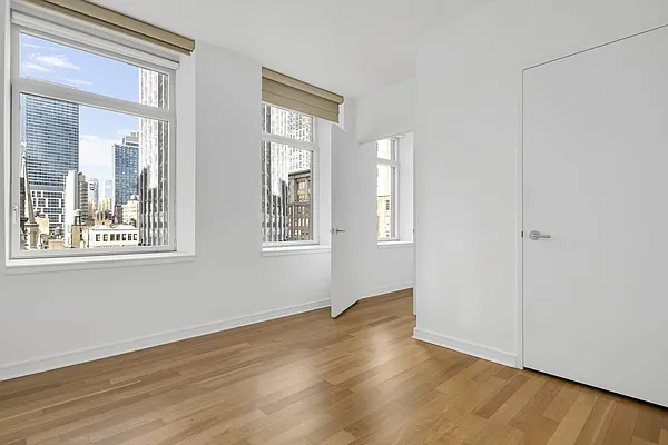 Rented by Compass | media 19