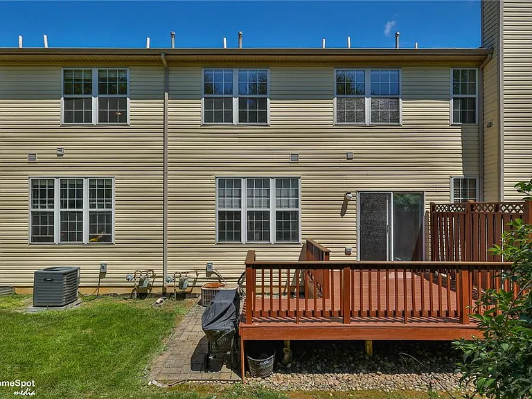 8149 Cross Creek Cir — Photo 48