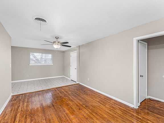 4th image of 2342 NW 38th Pl