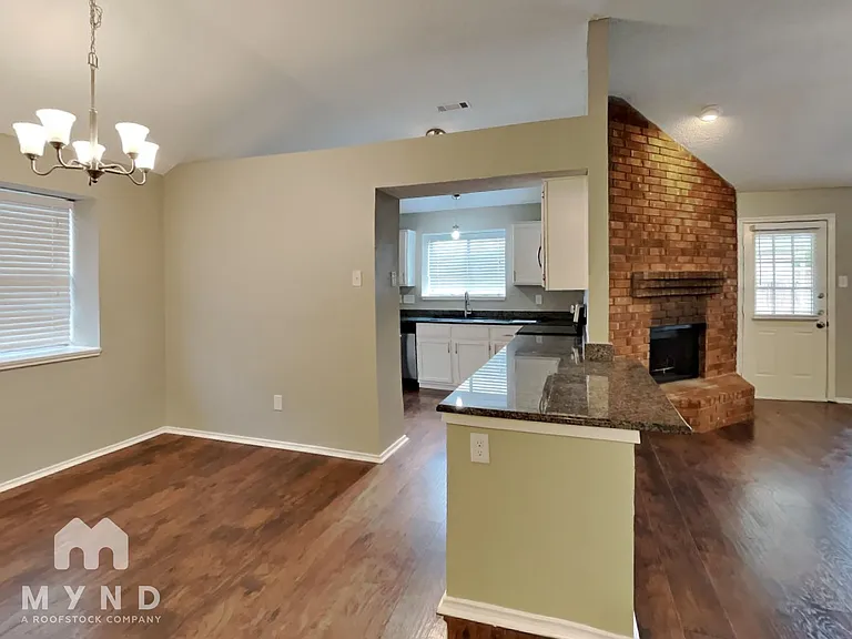 208 S Malone Rd — Photo 5