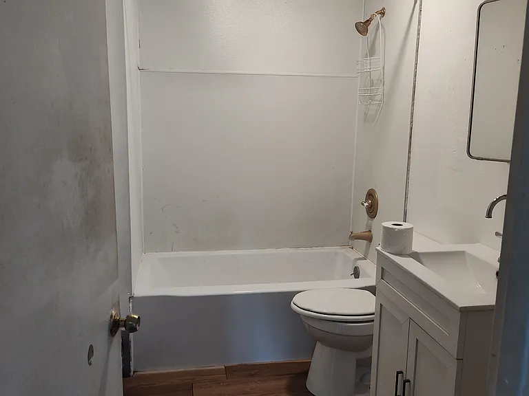 34 Rosalyn Ct #103M — Photo 5