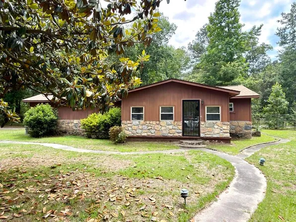 7014 Zepher Rd, Fayetteville, NC 28311