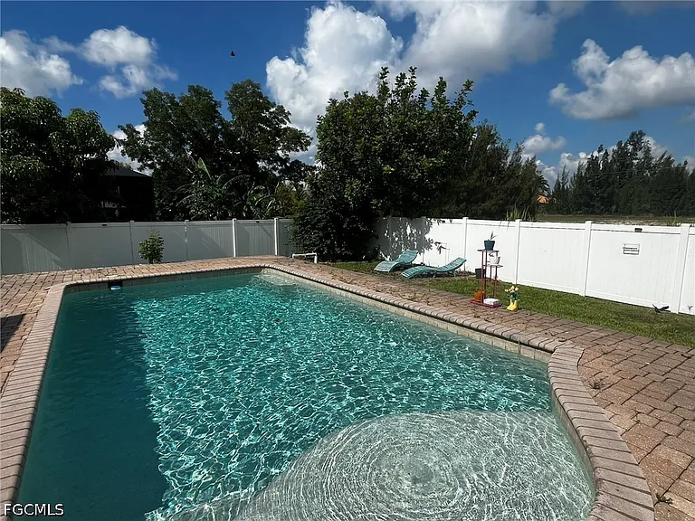 2136 NW 22nd Pl — Photo 42