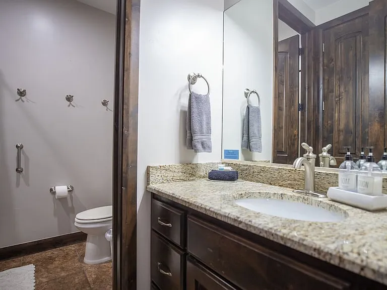 N Coral Ridge Dr — Photo 32