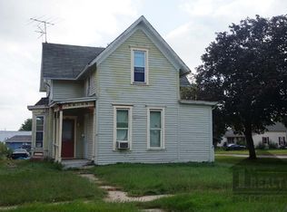 221 W 2nd St, Wayne, NE 68787