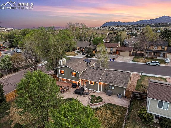 3rd image of 230 Saddlemountain Rd