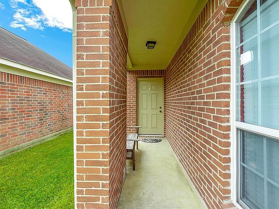 Walk way leading up to the front door