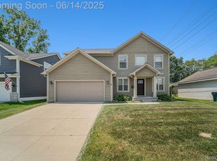 4715 Mandalay Ave, Royal Oak, MI 48073
