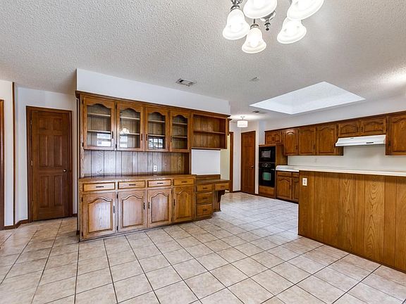 2nd image of 1221 Eton Dr