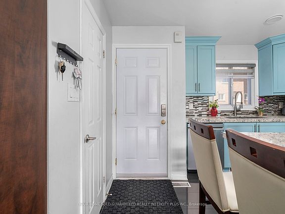 4th image of 10 Rodda Blvd #91