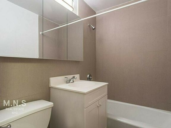 4th image of 31 E 31st St APT 7h