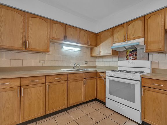 3rd image of 690 Marilyn Ave APT 109