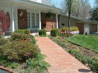 52 Forest Crest Dr, Chesterfield, MO 63017