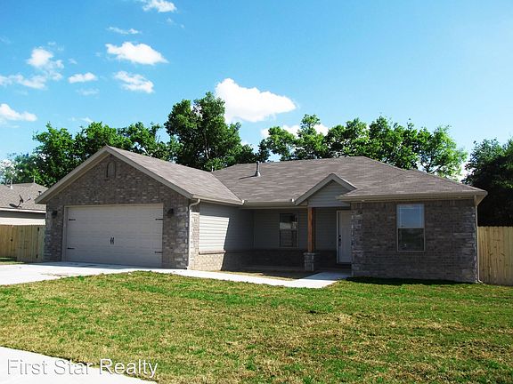 2nd image of 831 Bonnie Scotland Dr