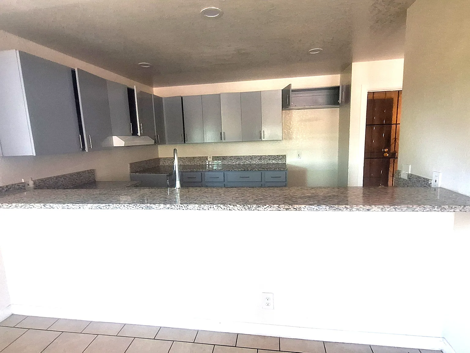 2 bed, 900 sqft, $2,295 — Photo 4