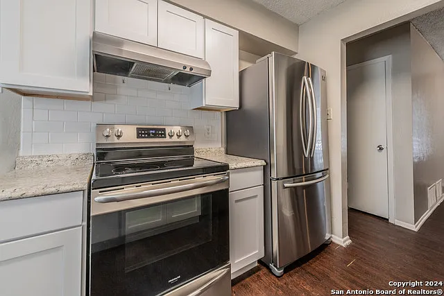 5915 Cliff Rdg — Photo 28