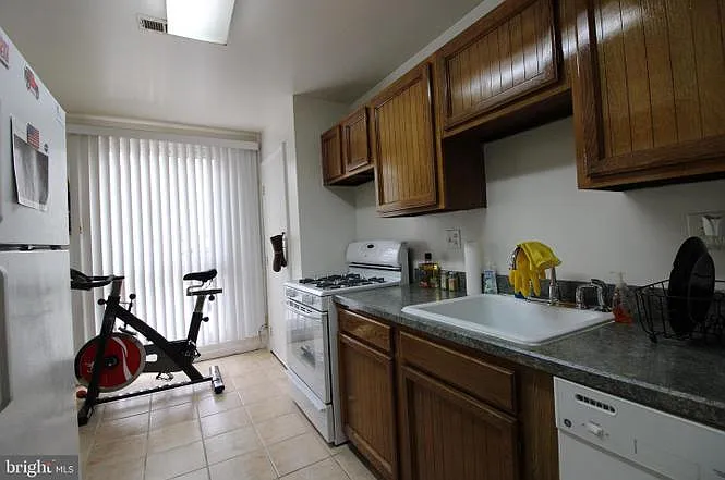 1 bed, 763 sqft, $1,550 — Photo 3