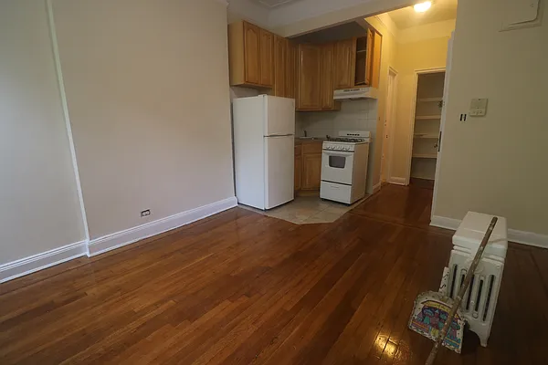 Rented by LEE & ASSOCIATES NYC RESIDENTIAL LLC | media 12