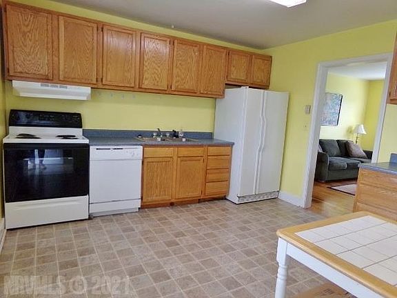 4th image of 301 Franklin St
