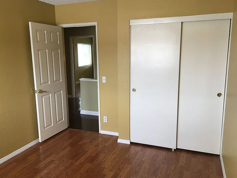 1349 Crestmont Dr — Photo 27