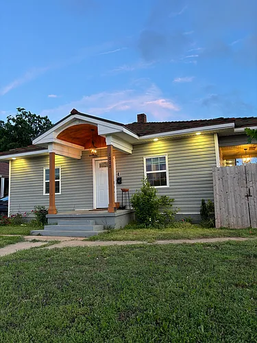 1000 NE 18th St Photo 1