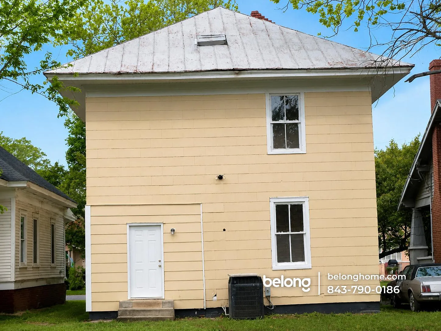 4 bed, 2.0 bath, 2430 sqft, $1,650 — Photo 2