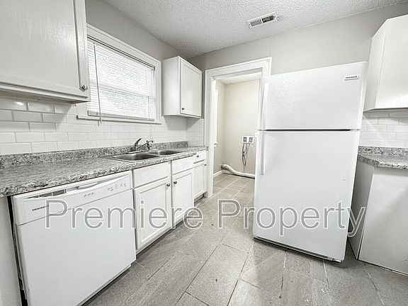 4th image of 5419 Paseo Blvd