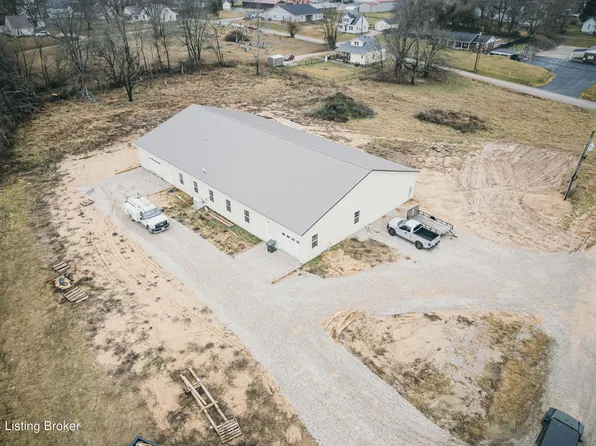 109 S Hardin St, Hardinsburg, KY 40143