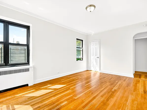 190 East Mosholu Parkway South image 29 of 36