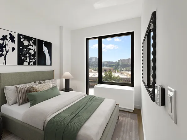 5055 Broadway image 4 of 17